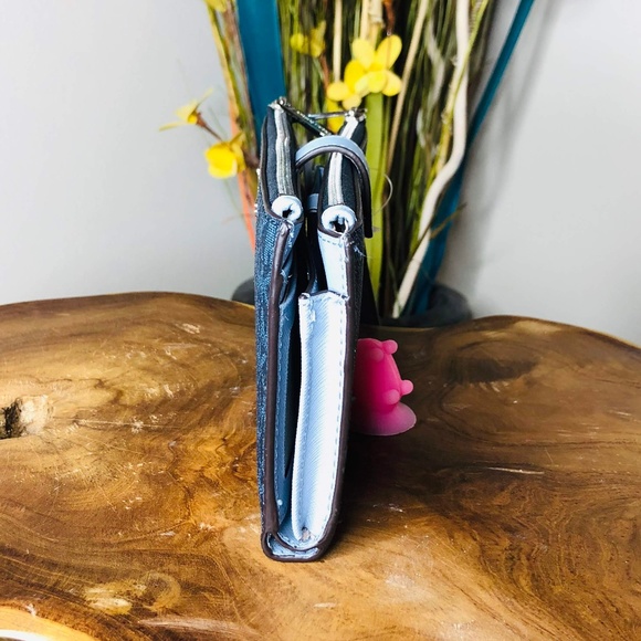 Michael Kors Jet Set Travel Double Zip Wristlet - Picture 3 of 8